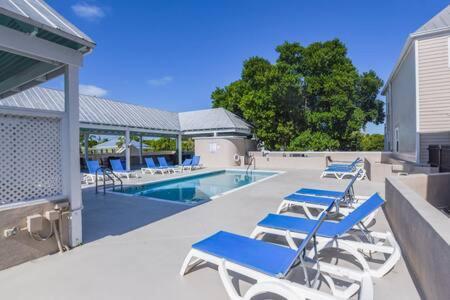 קי וסט New Casa Caribe By Brightwild- Two-Story Condo Rooftop Pool מראה חיצוני תמונה